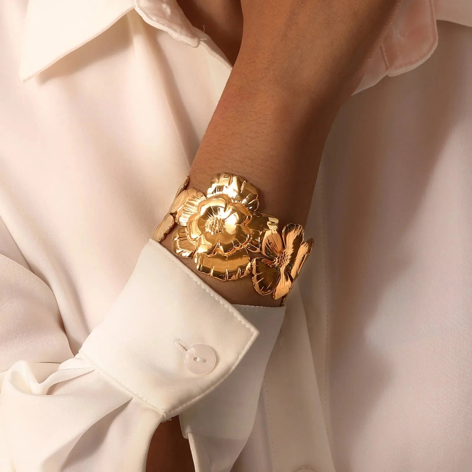 18k Floral Cuff Bangle Bracelets in gold