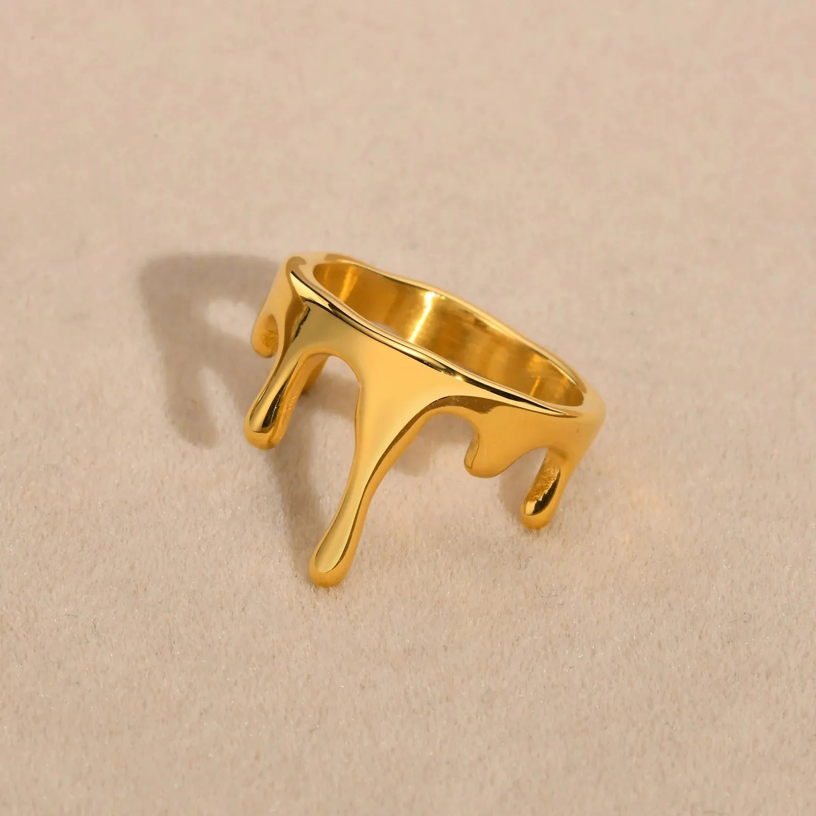 18k Minimal Melting Ring in gold