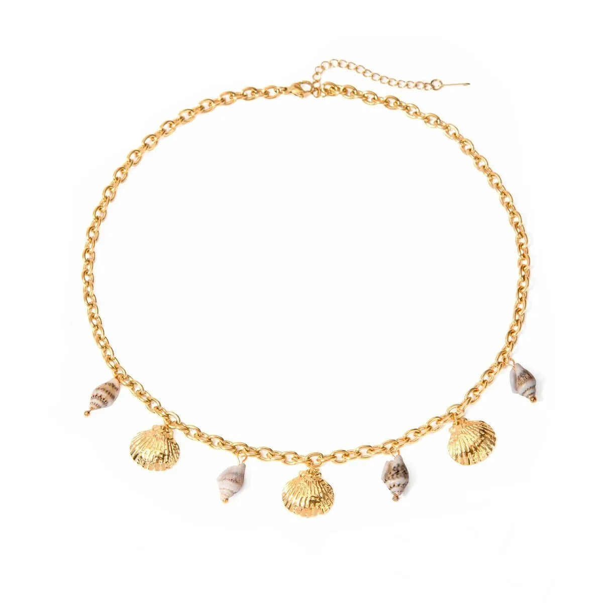 18k Summer Beach Sea Shell Necklace in gold