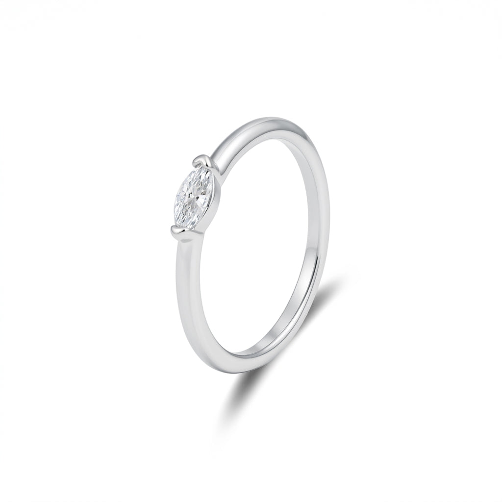 Minimal Oval Stone Set Ring in silver