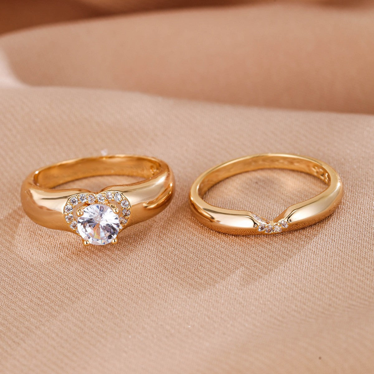 2pc Diamond Heart Ring Set in gold