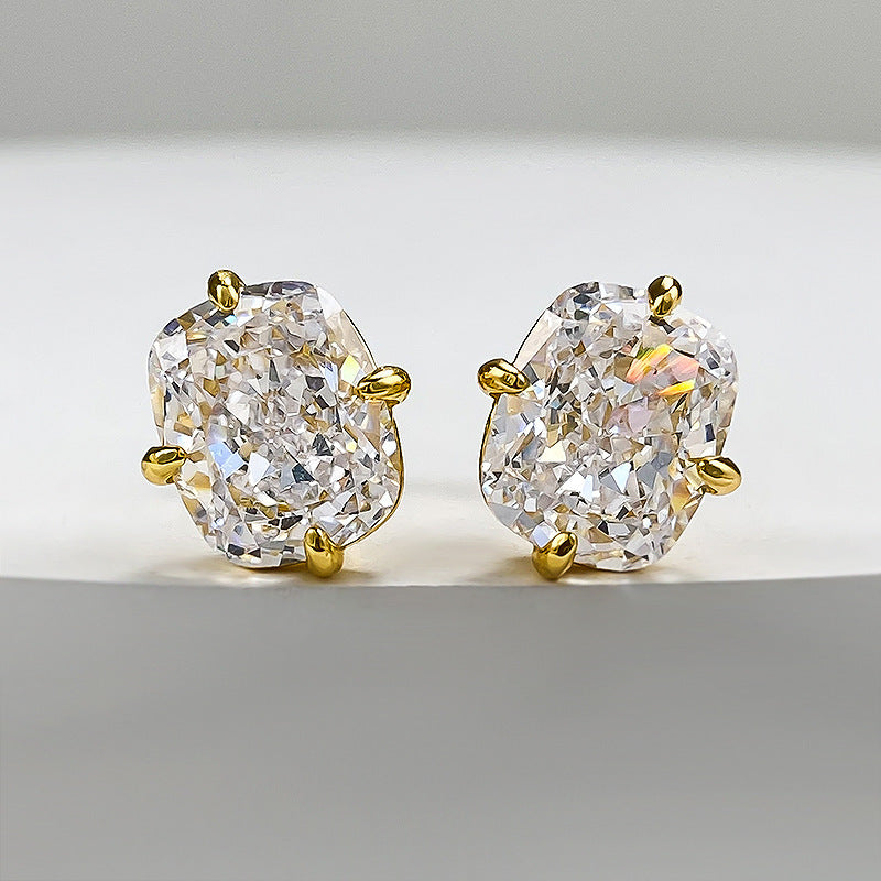 Chunky Rectangle Diamond Stud Earrings in gold