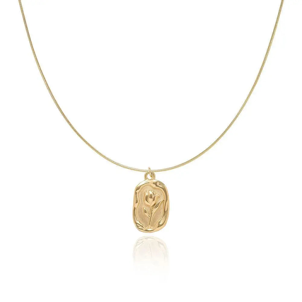 Feminine Tulip Floral Pendant Necklace in gold