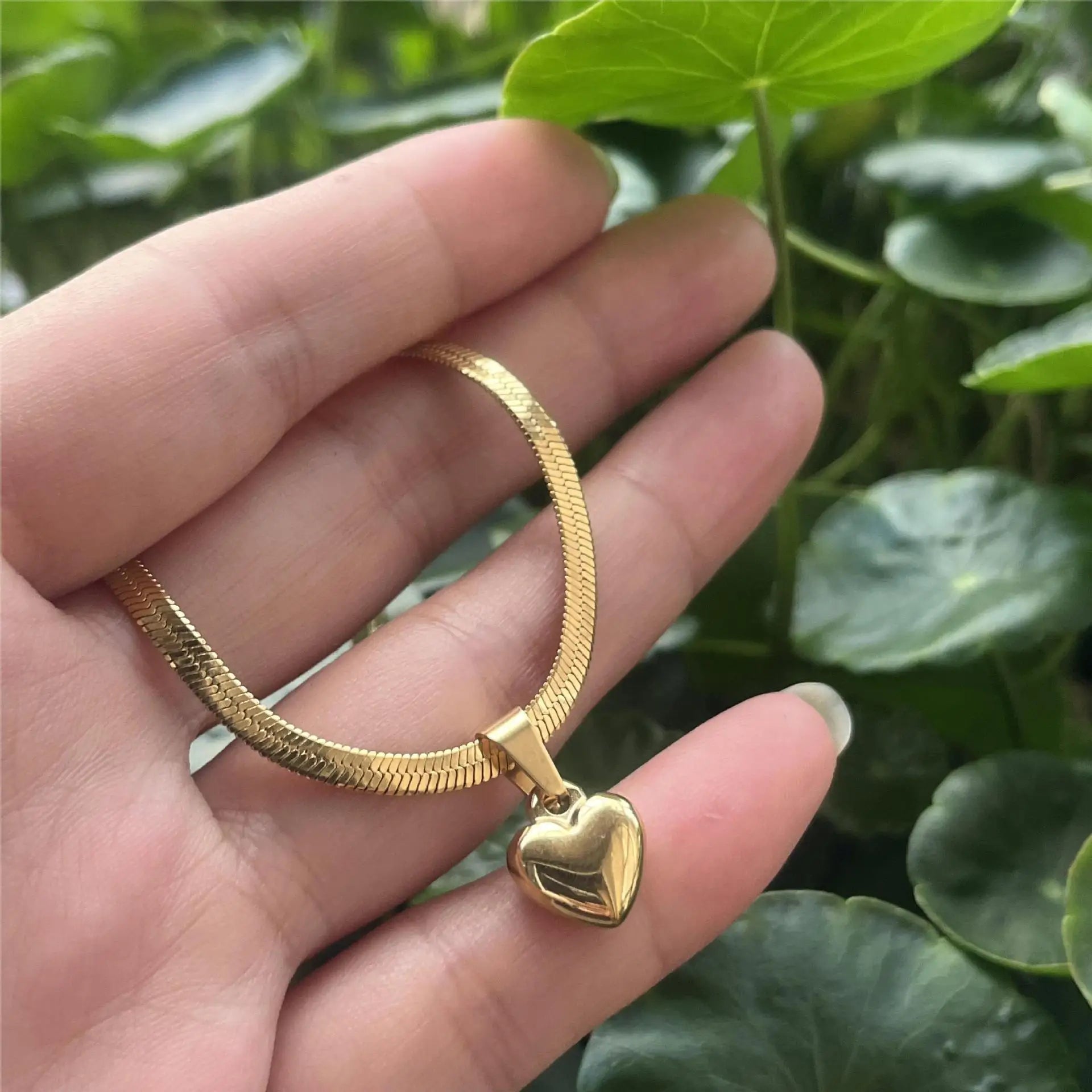 Herringbone Bubble Heart Necklace in gold