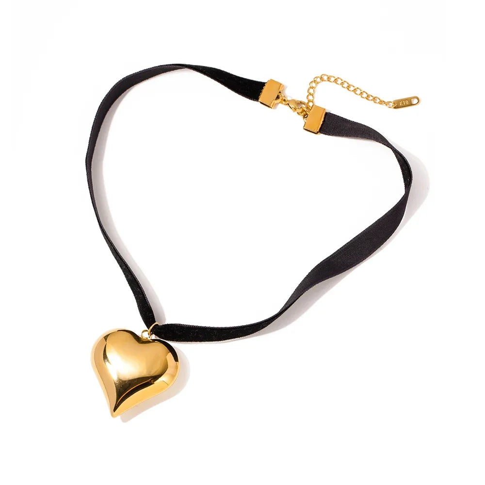 Chunky Heart Strap Necklace in gold