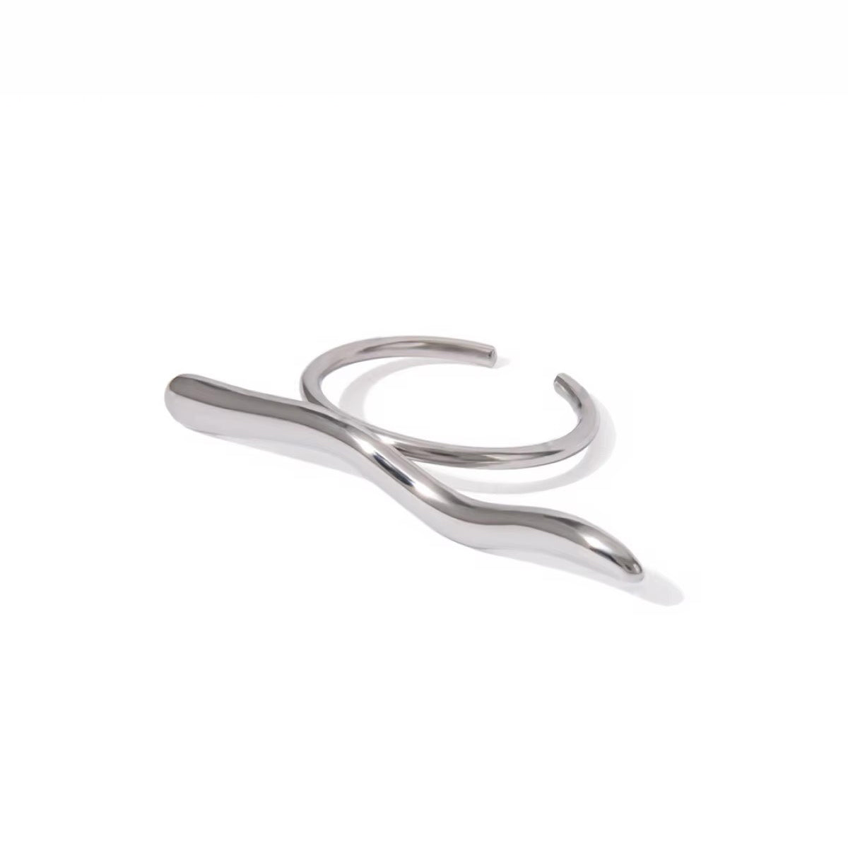 Distinct Bar Ripple Ring in silver