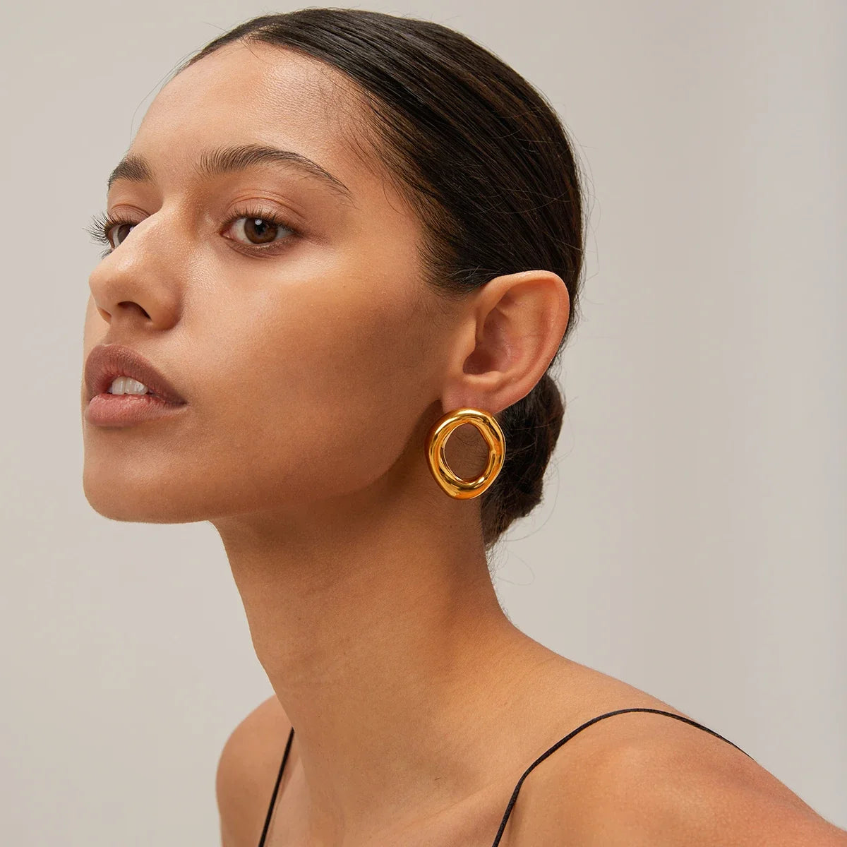 Open Oval Stud Earrings