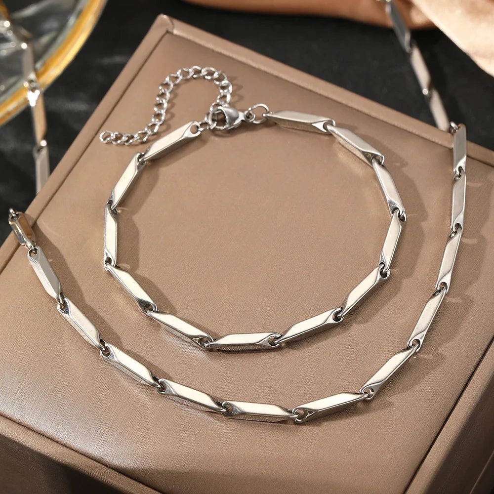 Modern Geometric Chain Necklace and Bracelet Set in silver