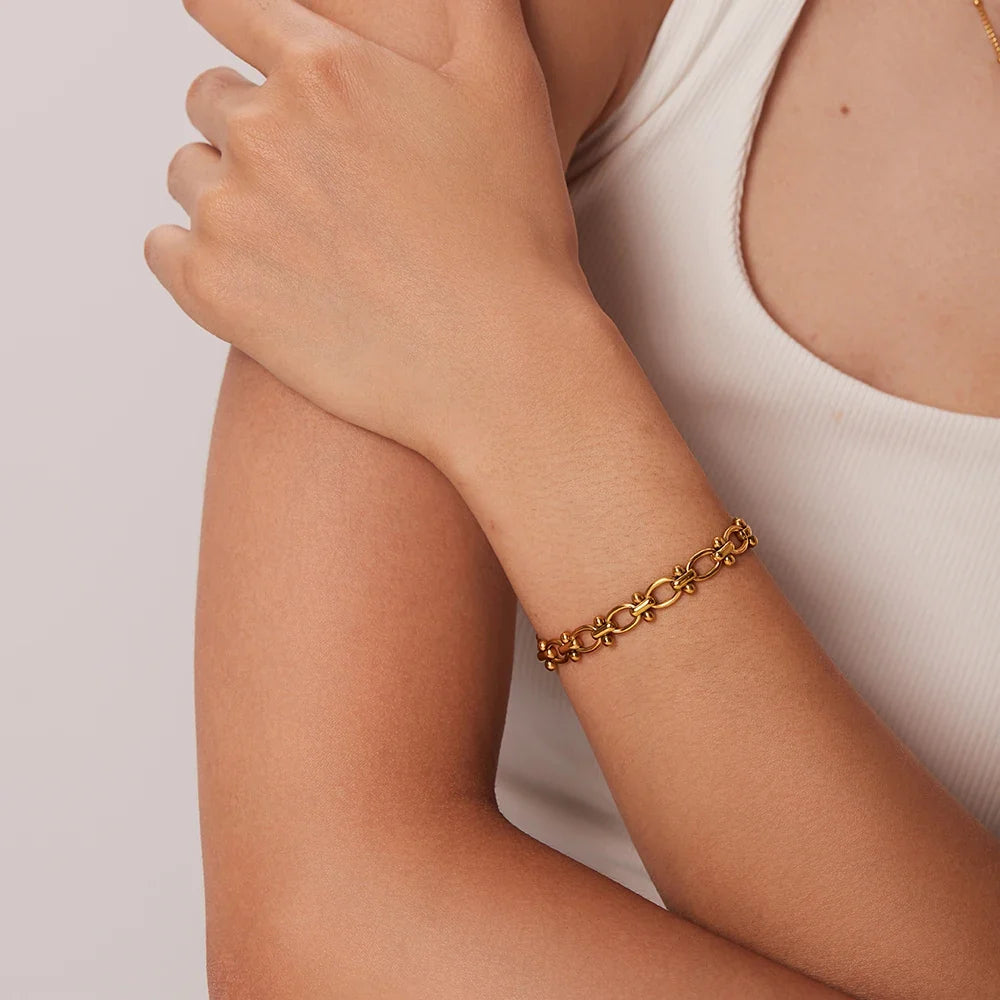 Dainty Oval Accented Bracelet