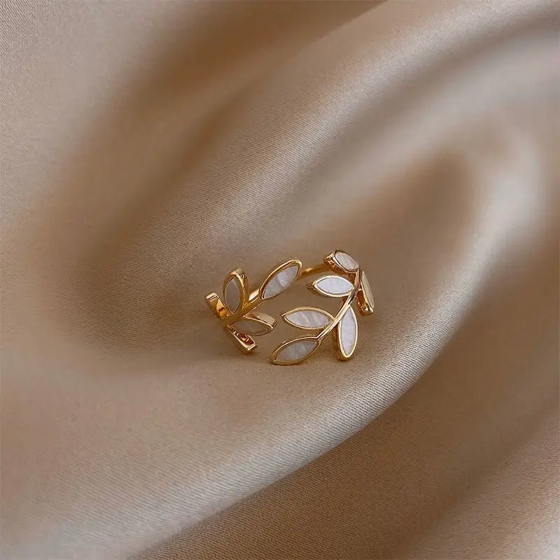 Adjustable Classy Gold Leaf Ring