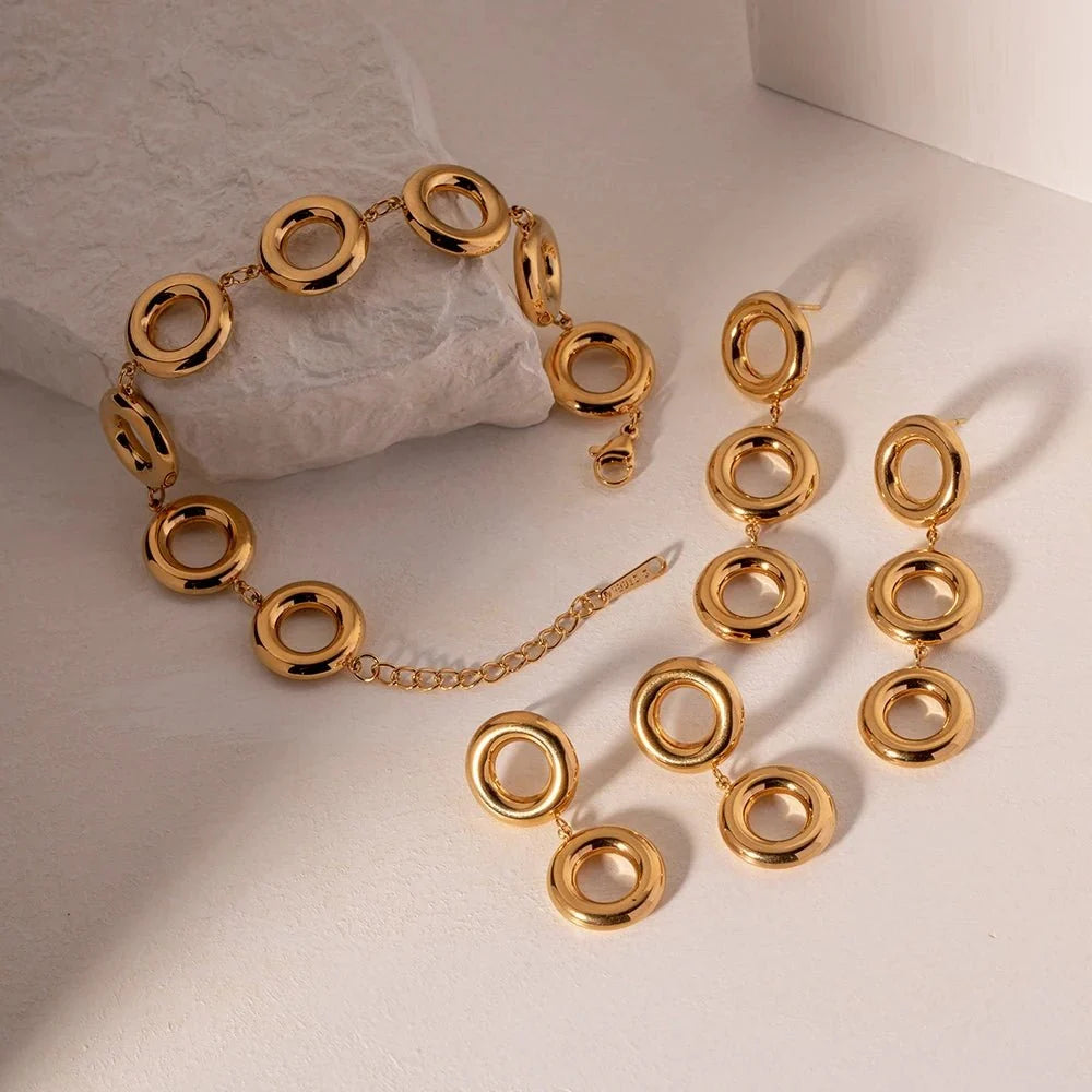 Classy O Rings Drop Earrings