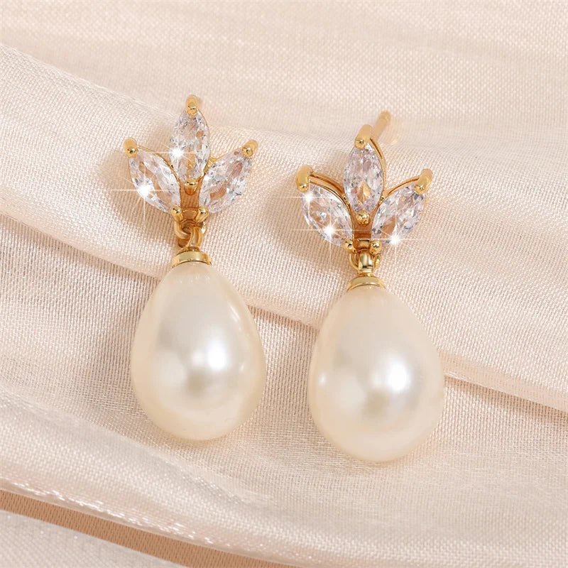 Dainty Diamond Leaf Pearl Earrings in gold