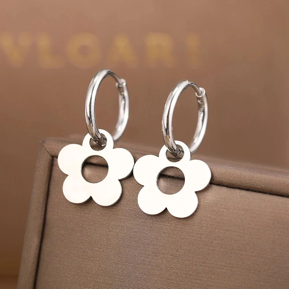 Dainty Floral Outline Hoop Earrings in silver