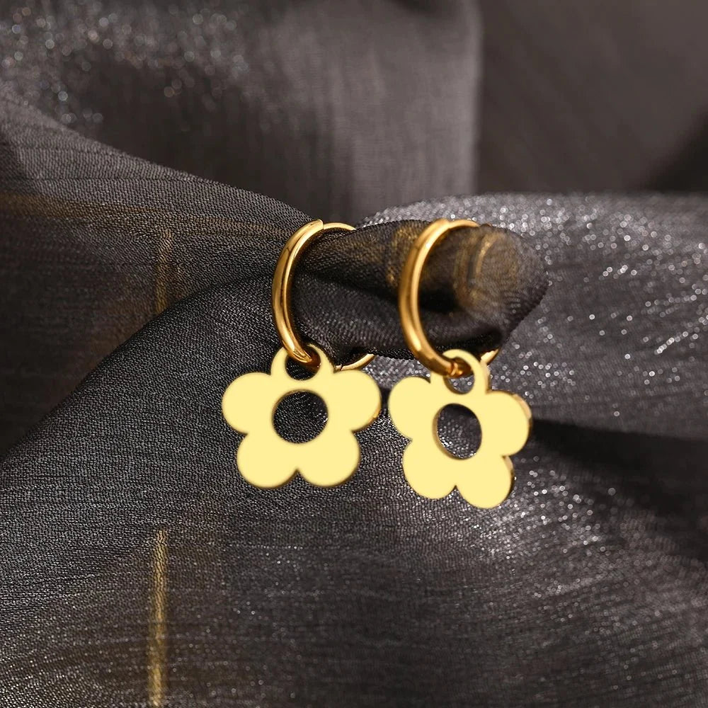 Dainty Floral Outline Hoop Earrings