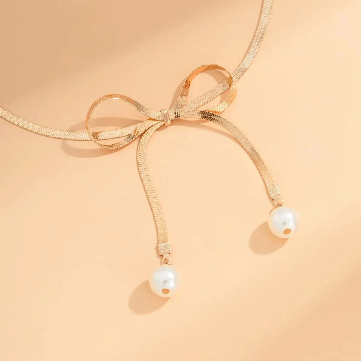 Dainty Herringbone Pearl Bow Necklace