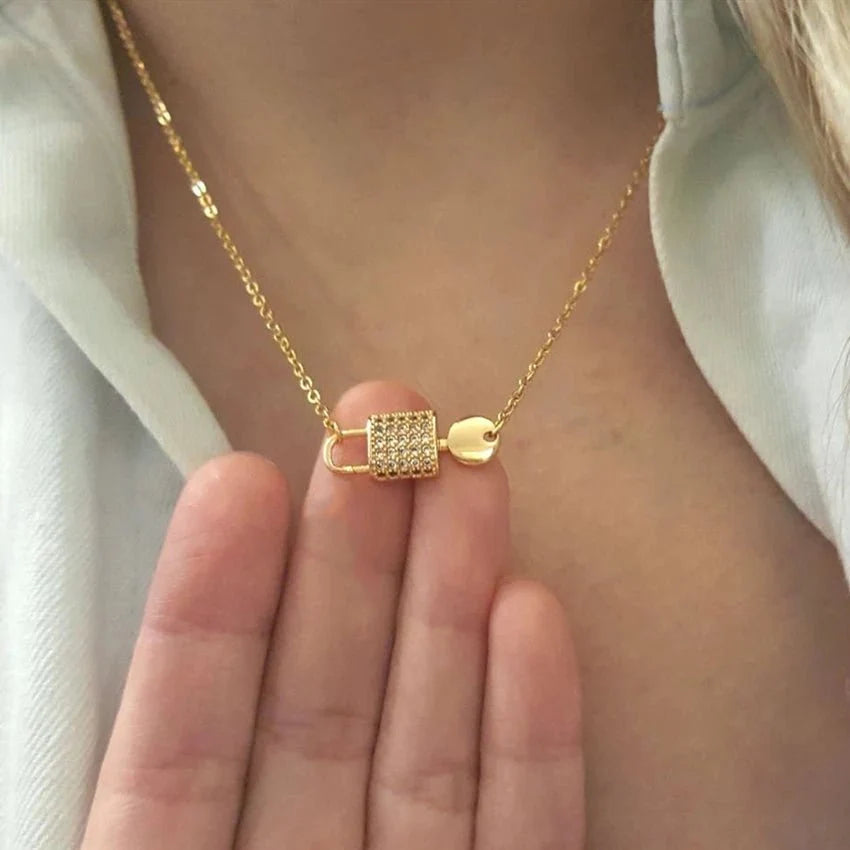 Dainty Lock And Key Lovers Necklace in gold