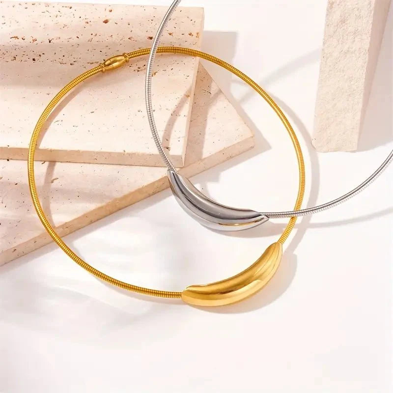 Dainty Modern Curve Choker Necklace