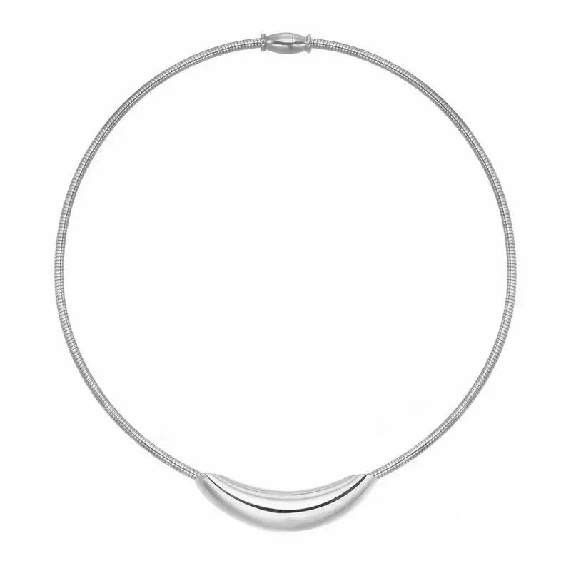 Dainty Modern Curve Choker Necklace in silver