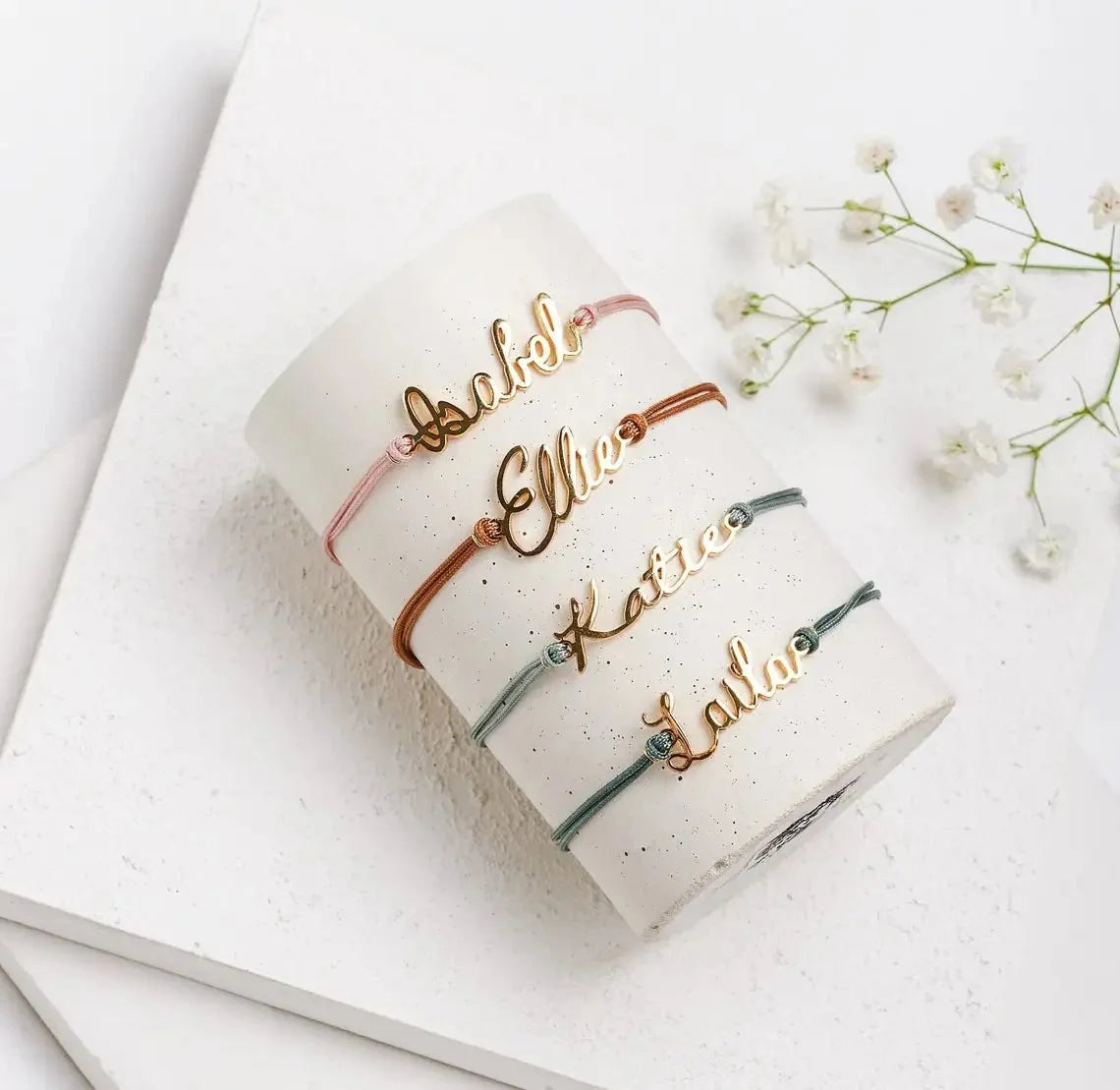 Elegant Cursive Name Rope Bracelet in gold