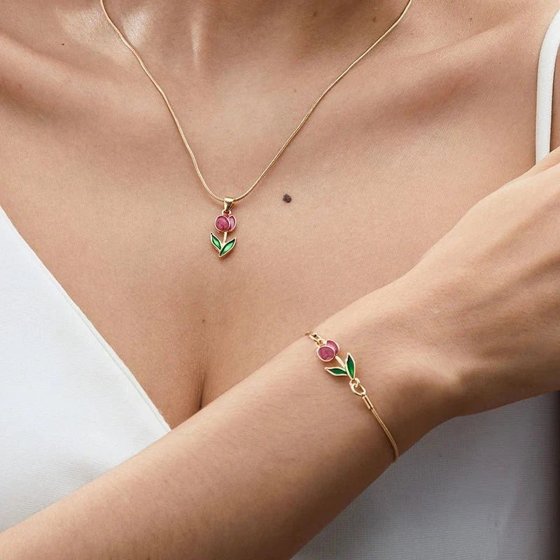 Feminine Floral Tulip Bracelet and Necklace Set in red