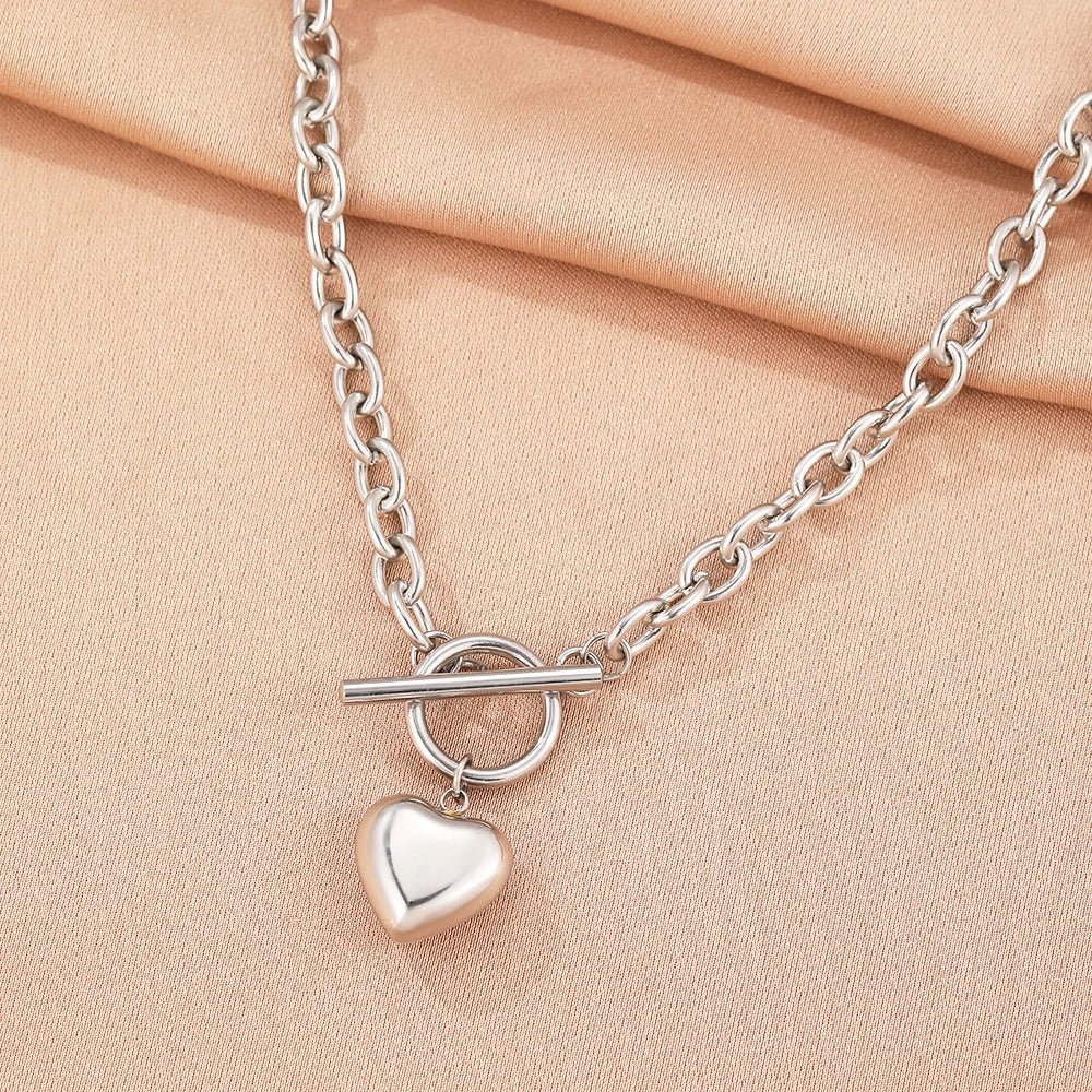 Paperclip Chain Circle Lock Heart Pendant Necklace in silver