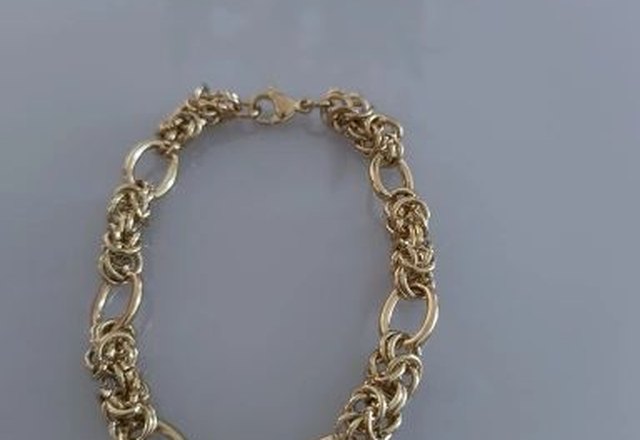 Contrasting Statement Chain Bracelet worn by a customer