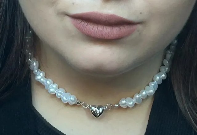 Magnetic Heart Pearl Choker Necklace and Bracelet worn by a customer