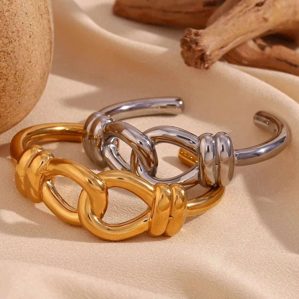 18k Chunky Buckle Open Bangle Bracelet