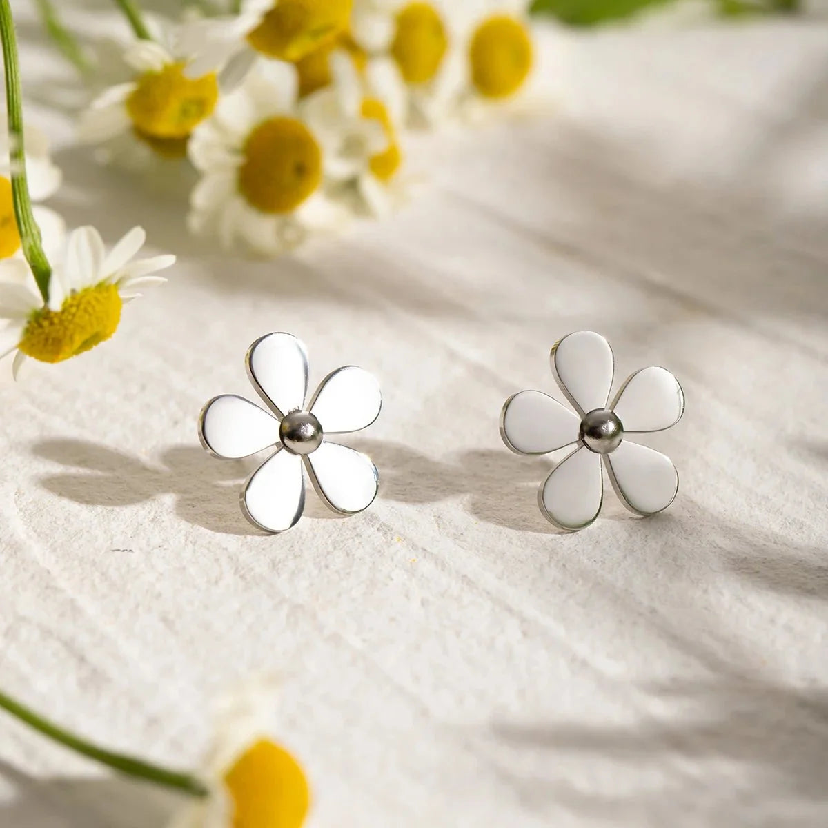 18k Dainty Flower Earrings in silver
