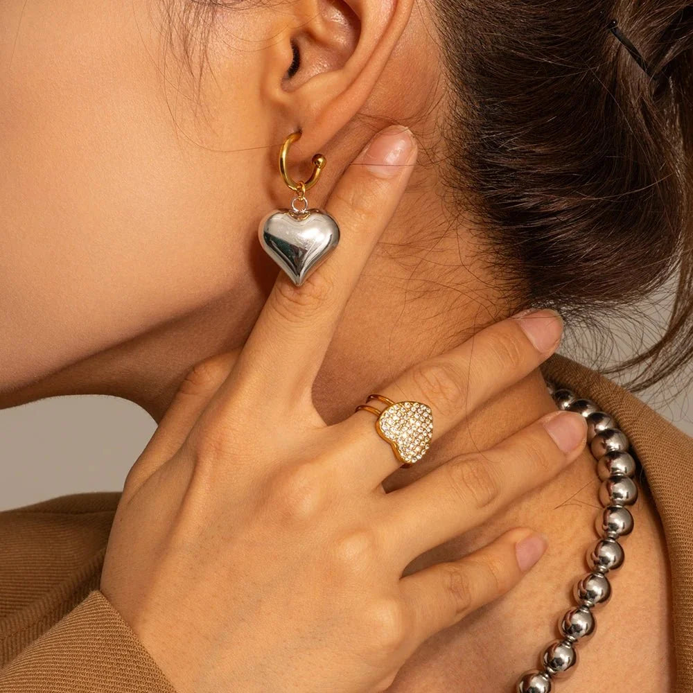 18k Dainty Heart Hoops Earrings in silver