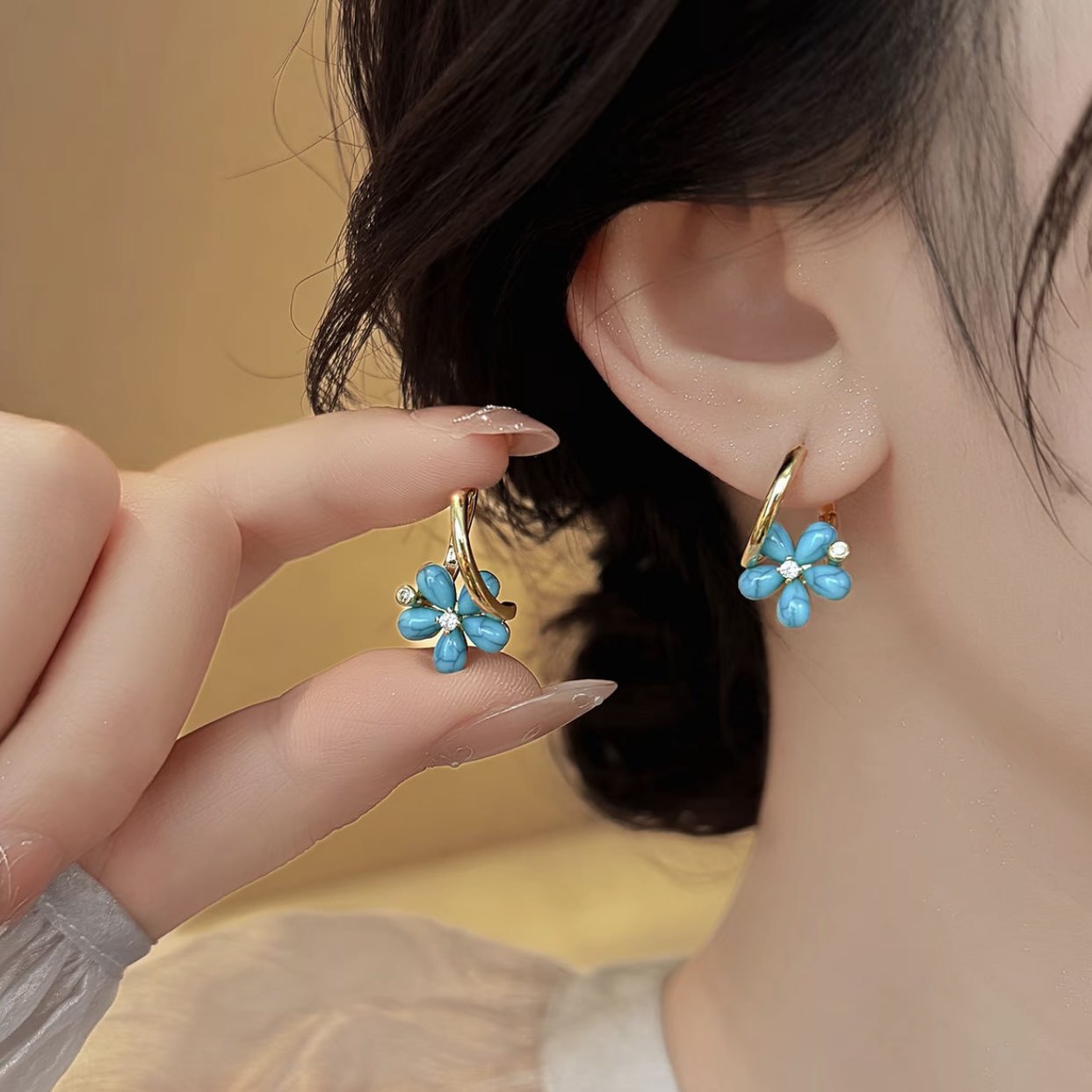 14k Diamond Center Lapis Flower Earrings