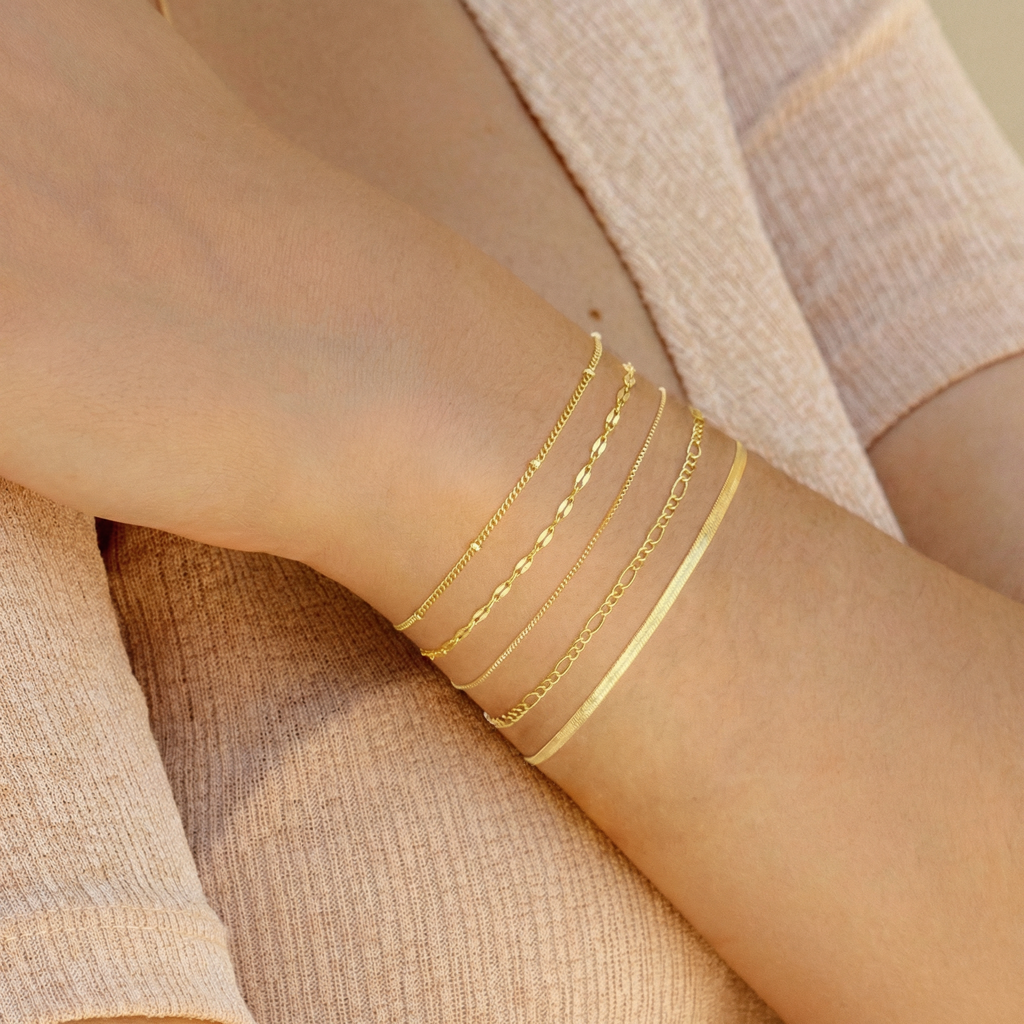 5pc Dainty Bracelets Stack in gold