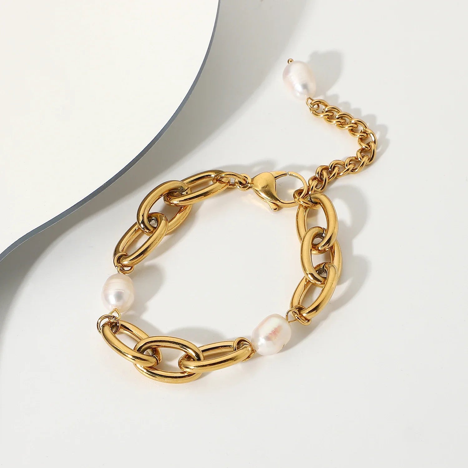 18k Chunky Paperclip Pearl Accented Bracelet