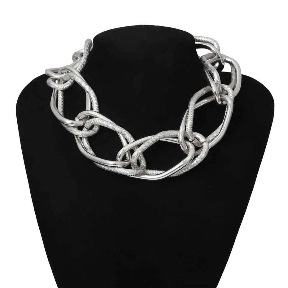 Bold Texture Contrast Geometric Chunky Necklace in silver
