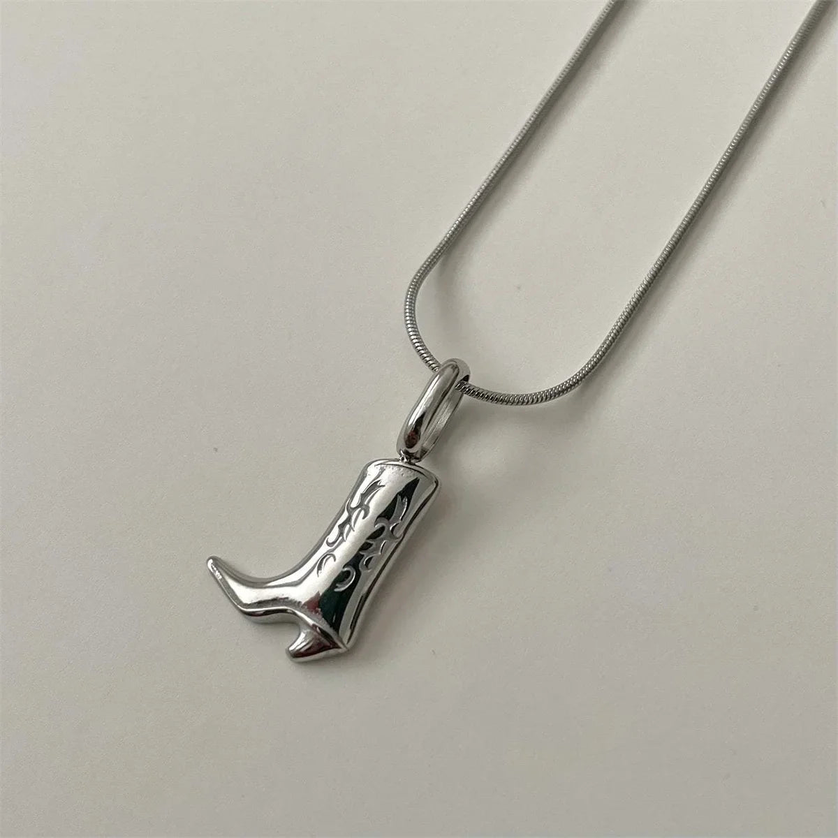 Dainty Country Boot Necklace in silver