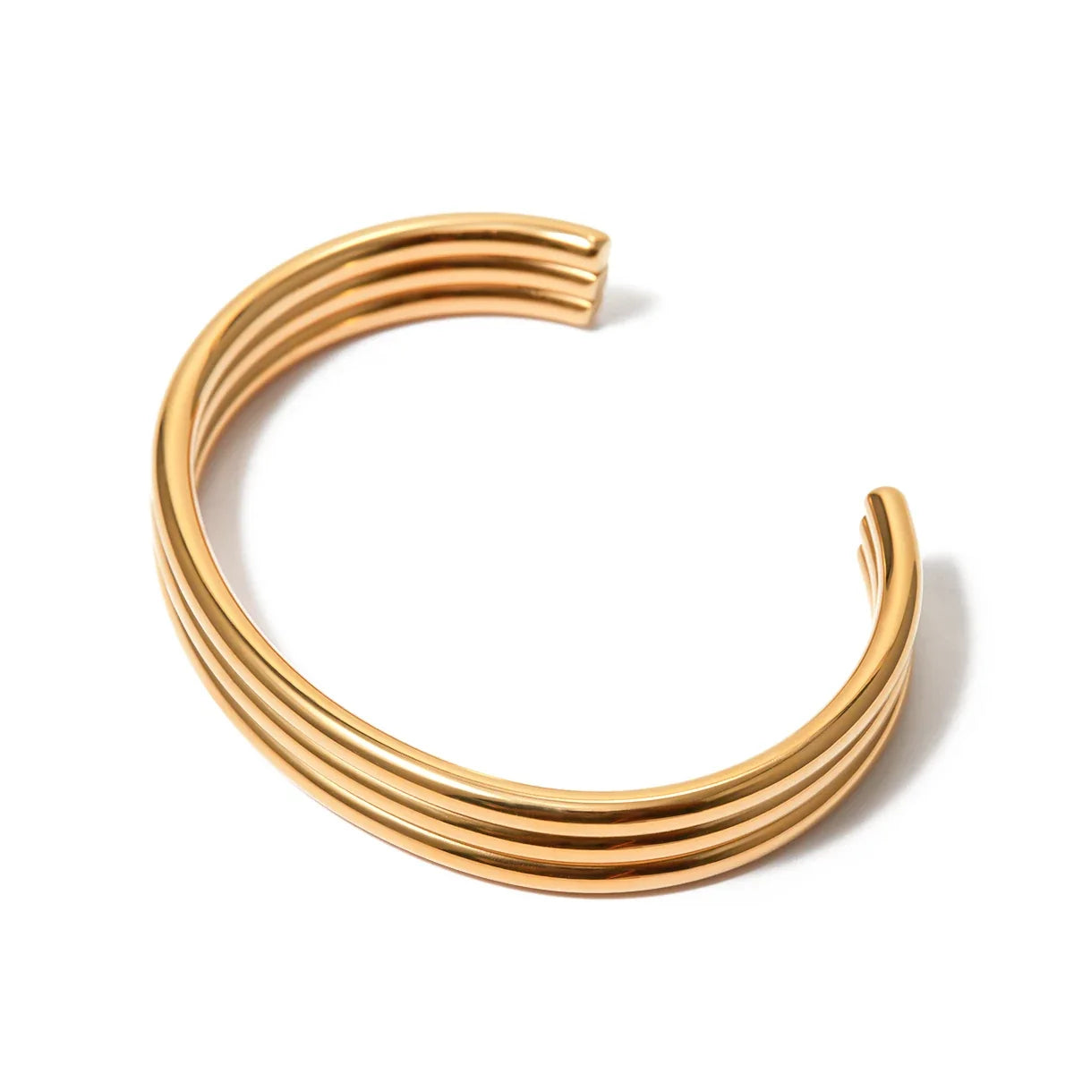 18k Triple Ribbed Bangle Bracelet in gold