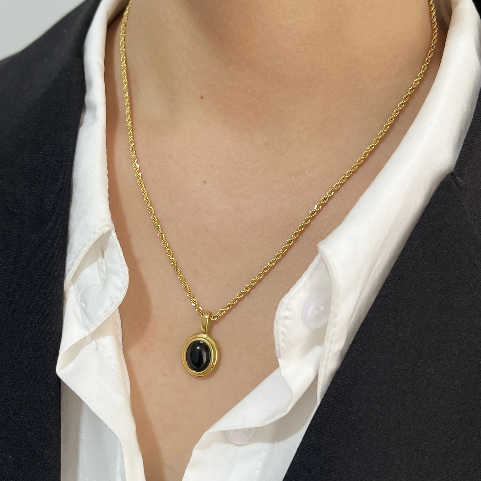 18k Classy Vintage Inspired Oval Gem Stone Necklace in black