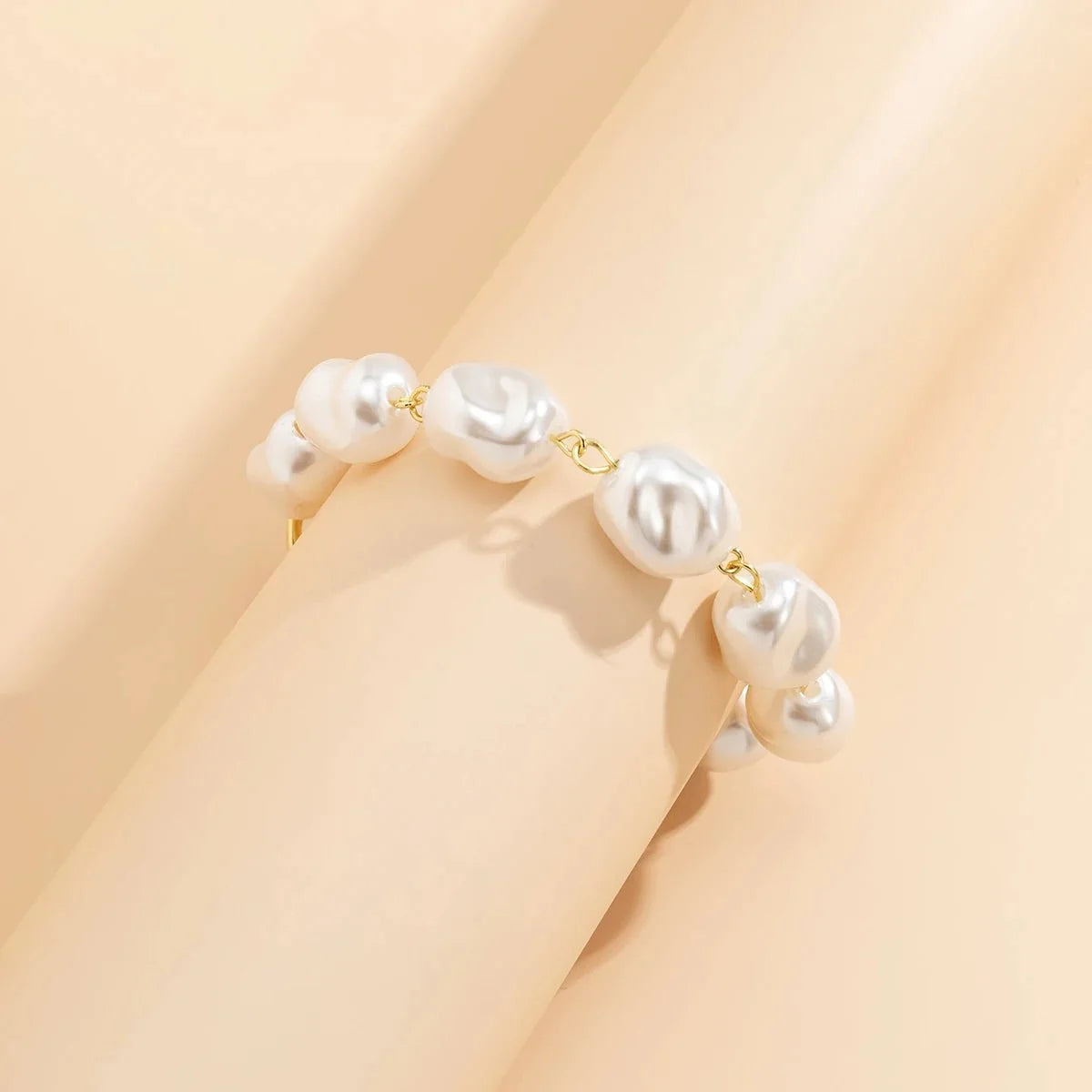 Classy Asymmetric Pearl Bracelet