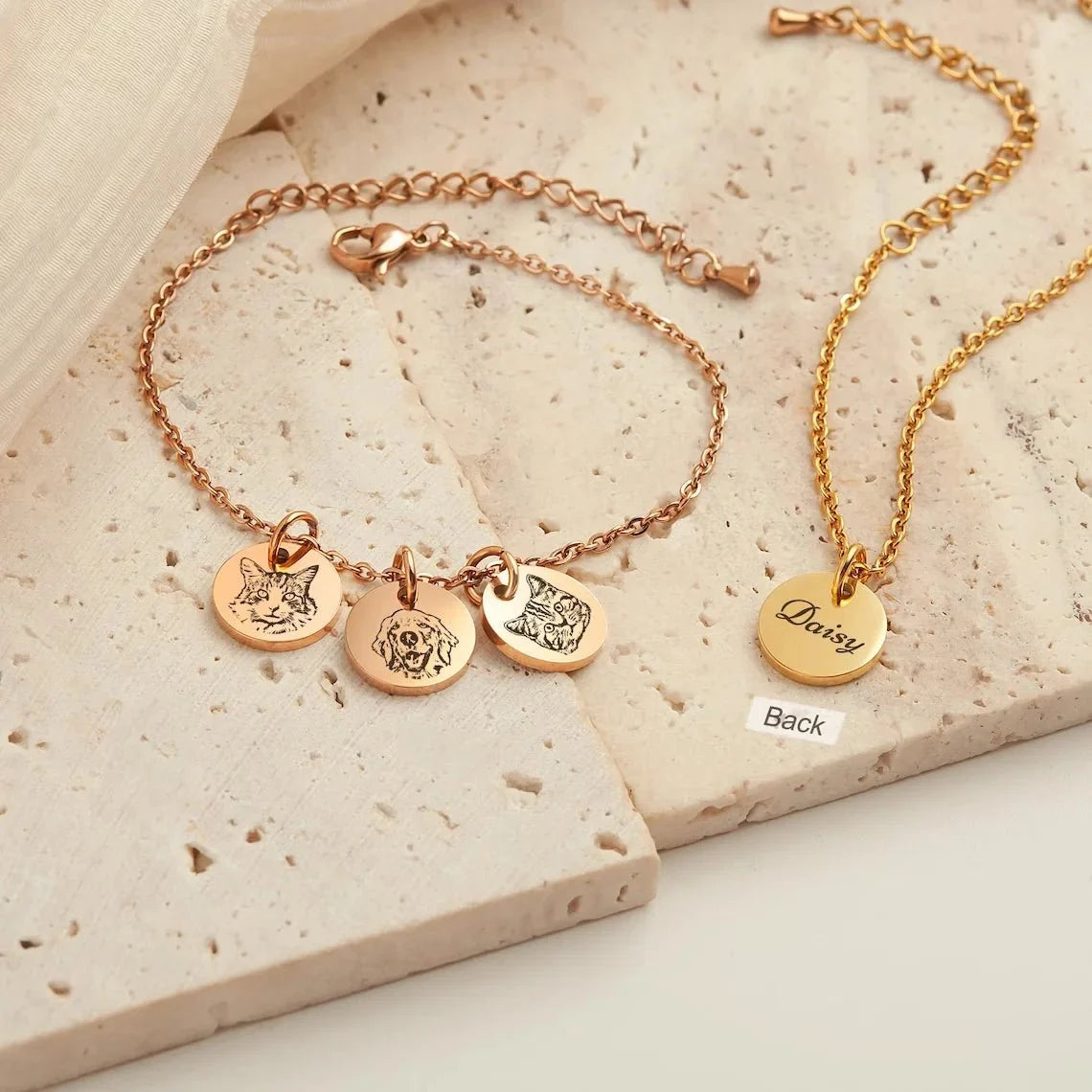 Custom Pet Face Pendant Bracelet in gold