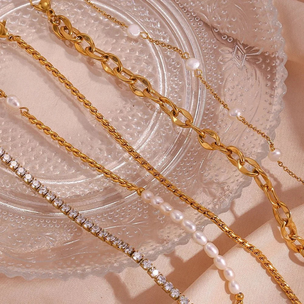 Dainty Accented Gold Chain Anklets