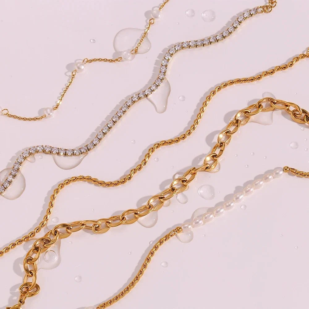 Dainty Accented Gold Chain Anklets