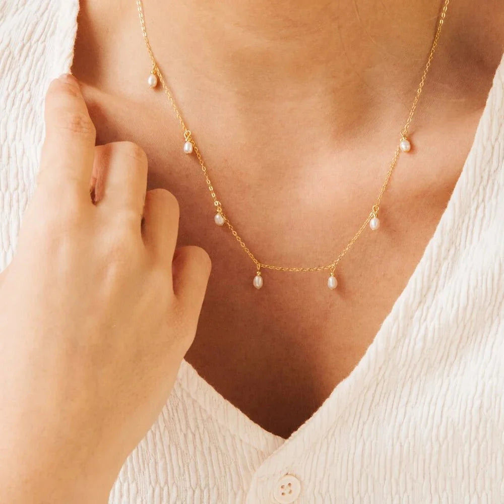 Dainty Pearl Droplets Necklace