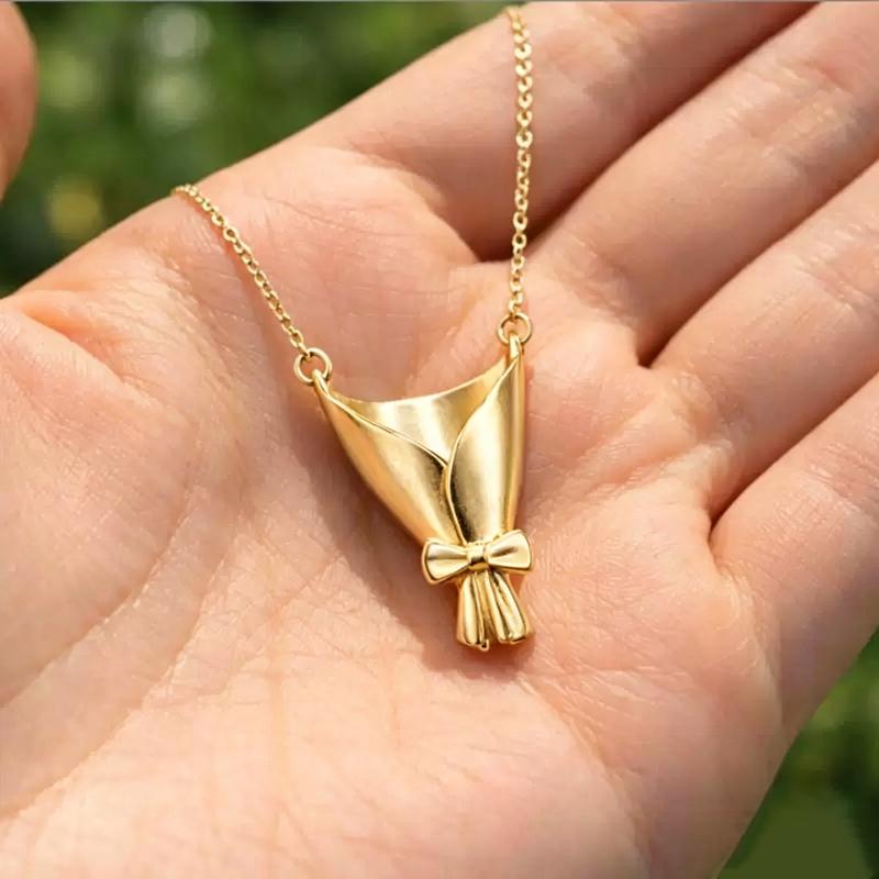 Feminine Floral Bouquet Necklace in gold