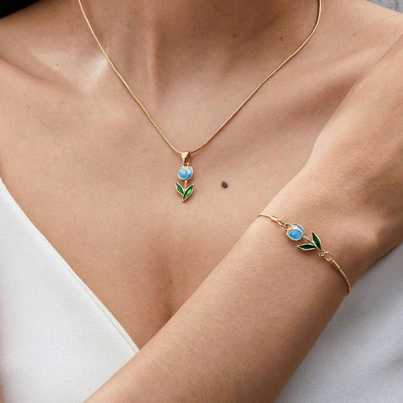 Feminine Floral Tulip Bracelet and Necklace Set in blue