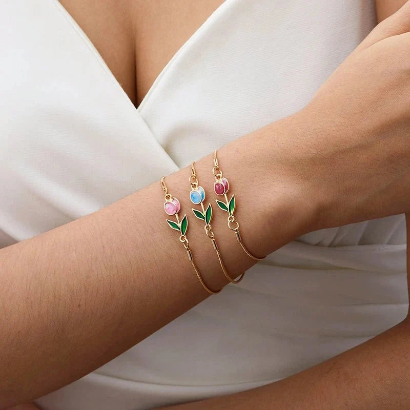Feminine Floral Tulip Bracelet and Necklace Set