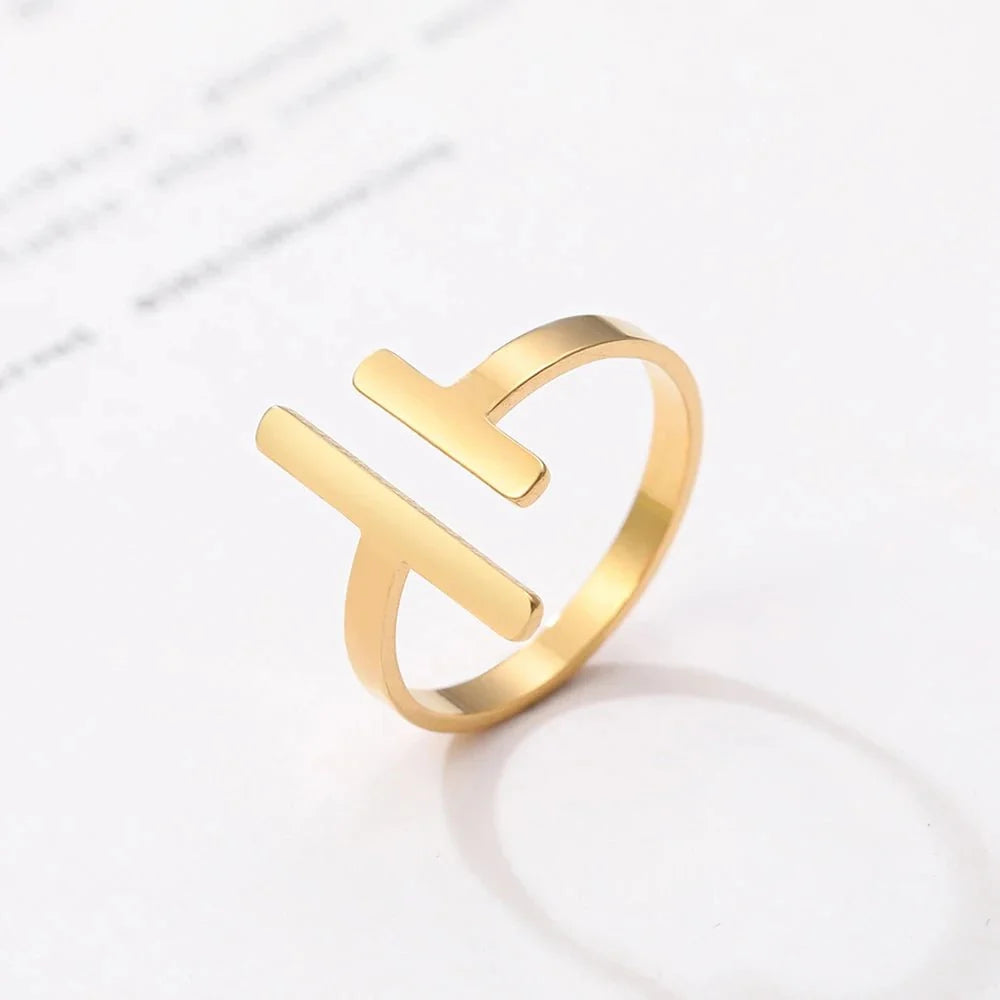 Minimal Adjustable Asymmetric Open Bar Ring in gold