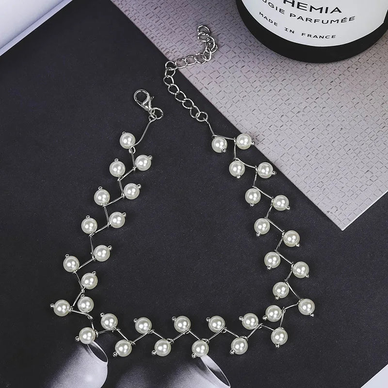 Staggering Pearl Choker Necklace in silver