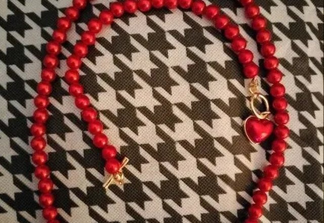 2pc Beaded Heart Pendant Bracelet and Necklace Set worn by a customer