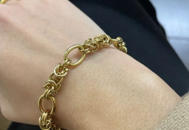 Contrasting Statement Chain Bracelet worn by a customer