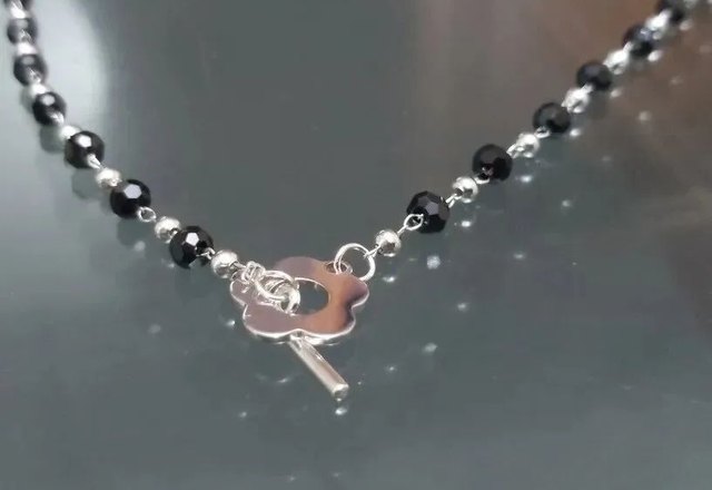 Floral Choker Flower Clasp Necklace worn by a customer